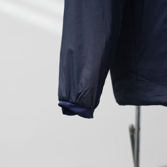 Arc'teryx Navy Blue Lightweight Hooded Jacket - Outdoor & Casual Essential - Picture 4 of 8